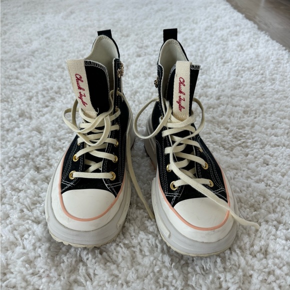 Valentines limited edition converse - Picture 3 of 3